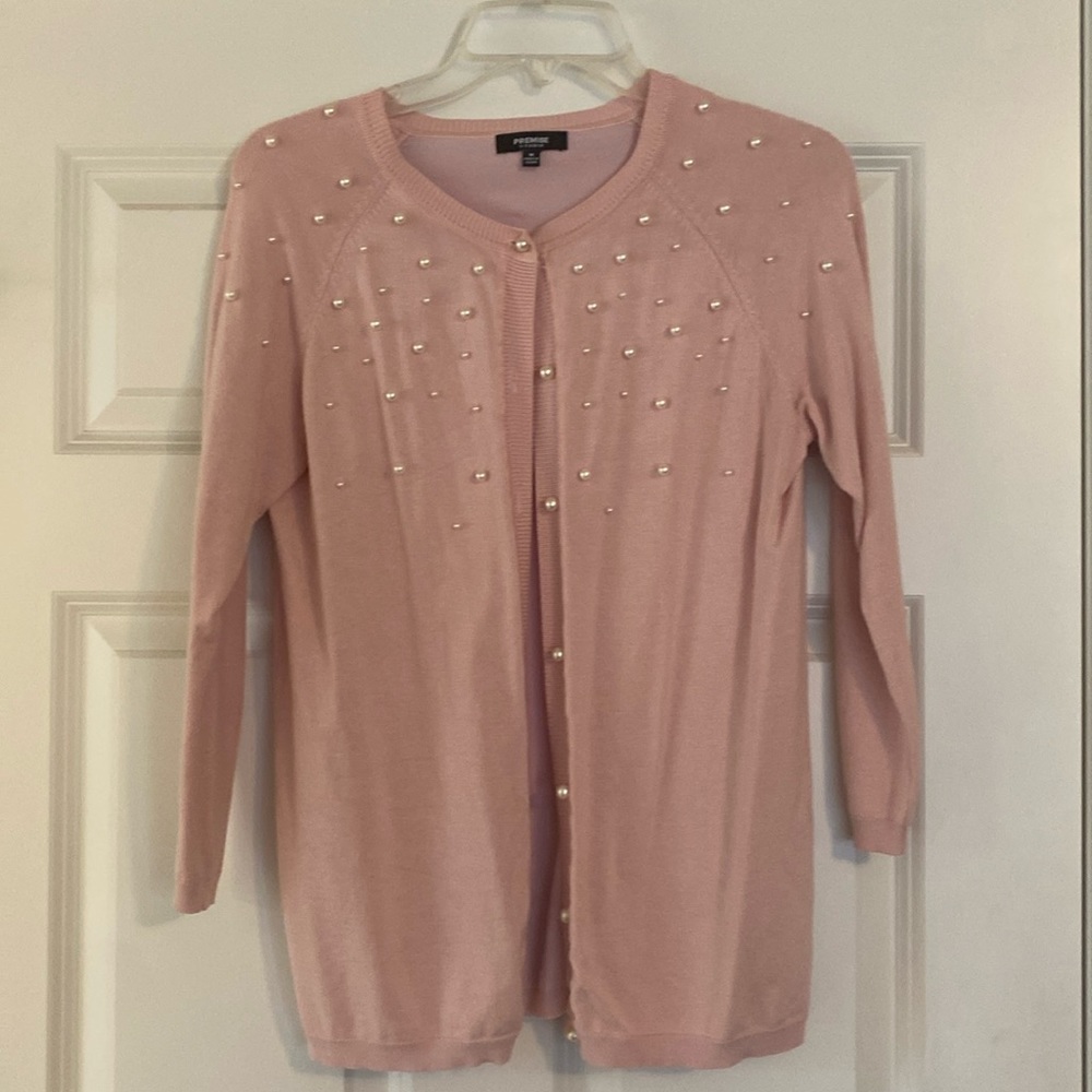 Beautiful dressy or casual with pearls